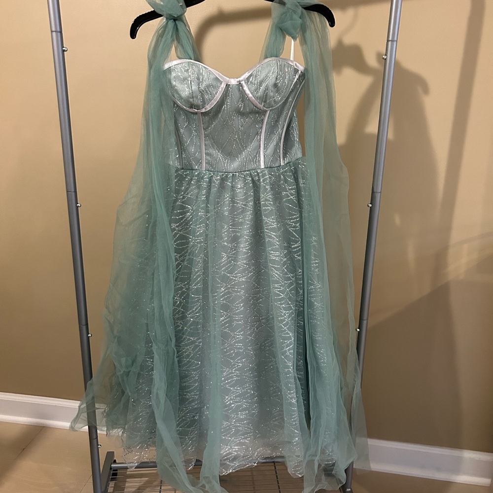 Elegant Mint Green Strapless Dress